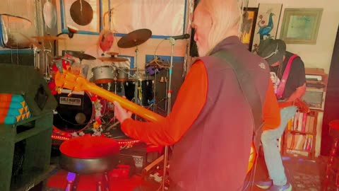 =Mannah Pariah=...Cadillac Groovin' Along