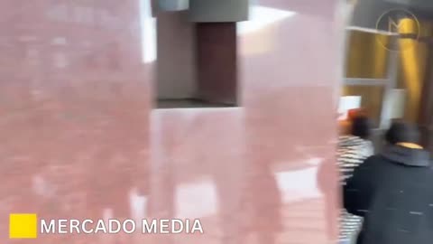 #BREAKING: Watch as chaos is unfolding in downtown Minneapolis against ICE