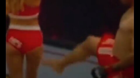 Iranian muslum kicked a White ring girl in Russia