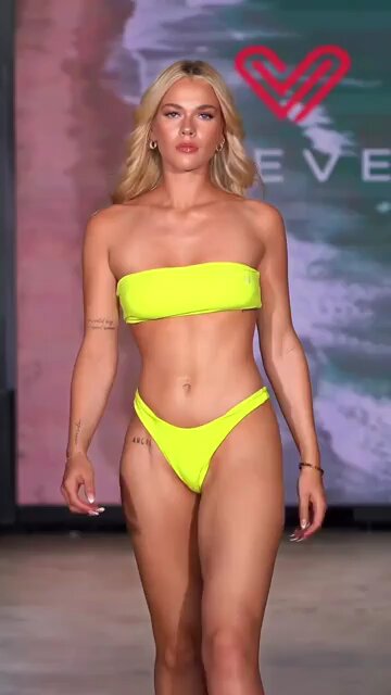 Gorgeous 😍 💚💚💚💚💚💚❤️