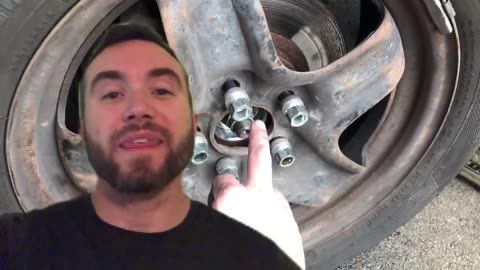 How to Change the Front Wheel Bearing on a 2007 Pontiac G5