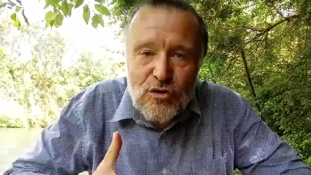 María Corredentora deja de sujetar el Brazo Justiciero de su Hijo, Redentor del mundo