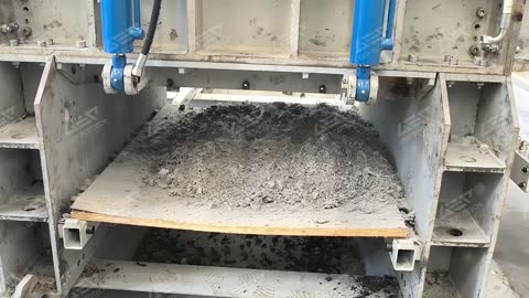 Four-Shaft Shredder for Fiberboard Recycling!