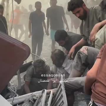 🚨 BREAKING: Israeli warplanes bombed a house in Al-Shati refugee camp