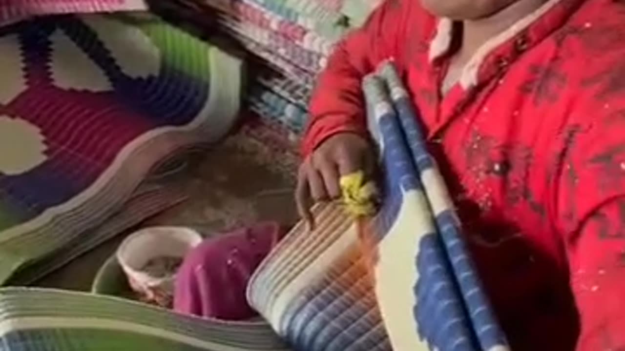 "Watch the Incredible Plastic Mat Making Process Unfold! Factory Secrets Revealed!"