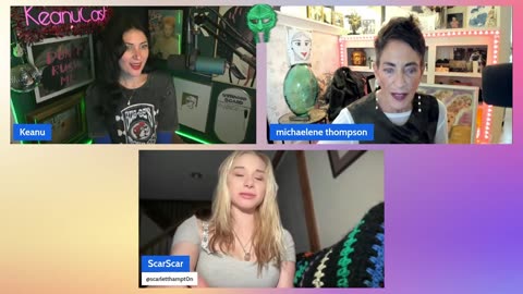 scarlett and keanu bizarre travel stories