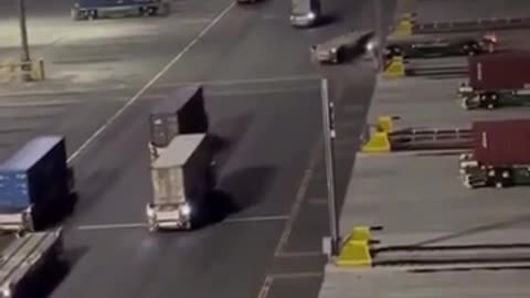 🤯🚢 Watch A Chinese Harbour Run Like Clockwork! | FeedMyCuriosity