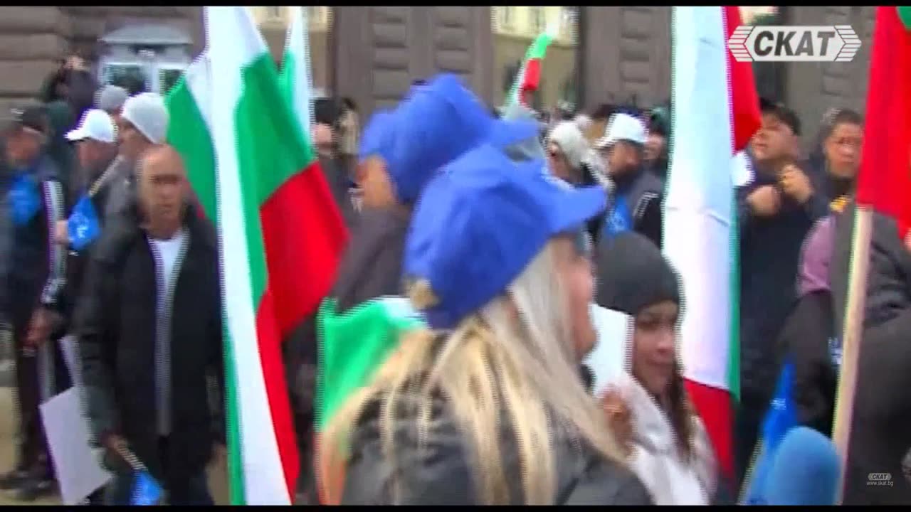 Симпатизант на Пеевски на протеста на 11.11.2024 за касирането: "Не разбирам"