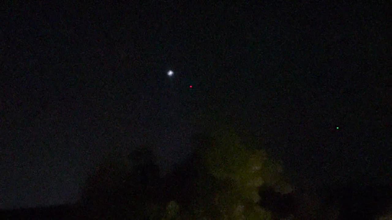 👽🔭 Witnesses Capture Bizarre Lights Over Concord, NH! | TheTruthAbove