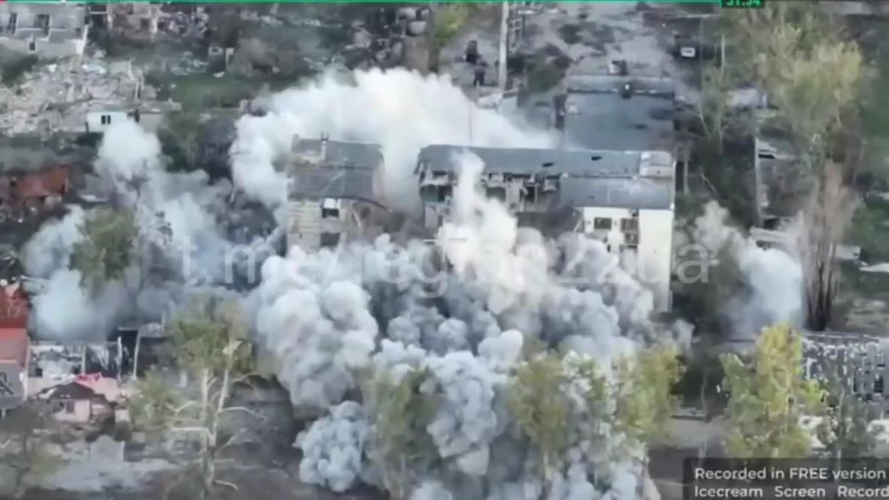 Drone Strike Levels Former Police Barracks Building in Occupied Oleshky