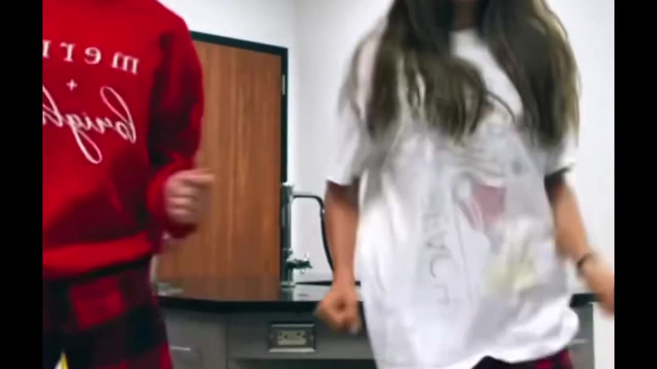 TikTok bop Challenge 🍎