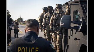 Off-Duty Female News Producer Forcibly Detained During Chicago ICE Operation.mp4