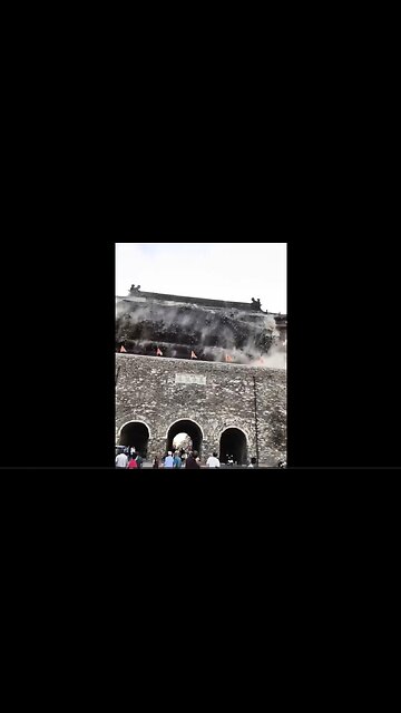 OMG!!!😳 🇨🇳 650-Yr-Old Tower Roof Collapses in China — Built During Ming Dynasty