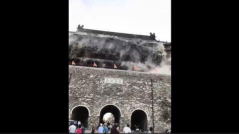 OMG!!!😳 🇨🇳 650-Yr-Old Tower Roof Collapses in China — Built During Ming Dynasty