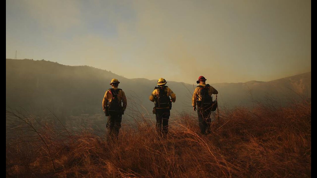 'Wrong Neighborhood, Buddy.' Video Shows Fed-Up LA Residents Detaining Arsonist