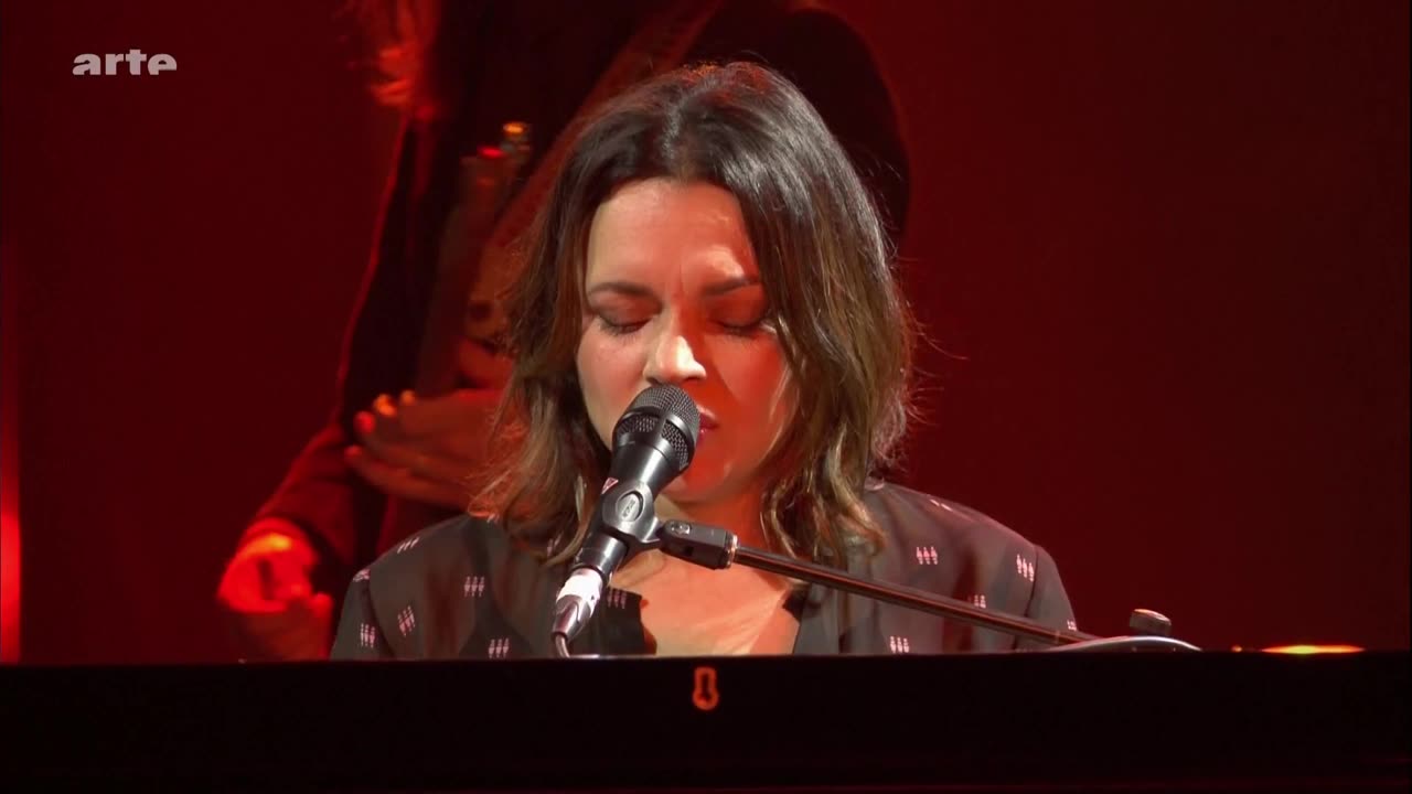 Burn - Norah Jones (live)