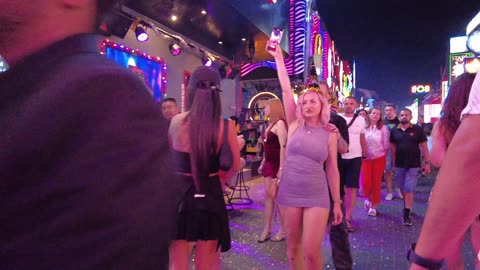 Pattaya Nightlife Tour – This Place is WILD After Dark! 🇹🇭