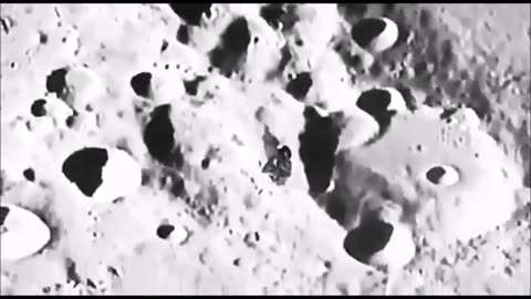 « Anciennes archives authentiques : Mars, Jupiter, Saturne et vaisseau spatial secret »