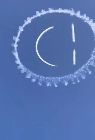 Merci à ce pilote qui montre clairement le contrôle la diffusion et que ce sont des #Chemtrails