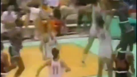 ROMAY TAPÓN a MICHAEL JORDAN! 💪🏀