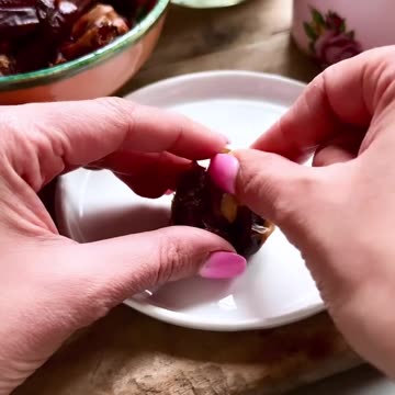 Can You Recommend a Sweet snack that is mediterranean Diet Friendly