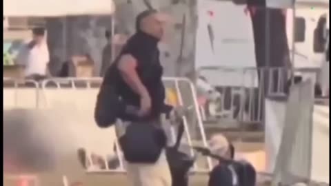 Pseudo-Sadism at Bondi Beach (Static in the Attic clip) [mirror]