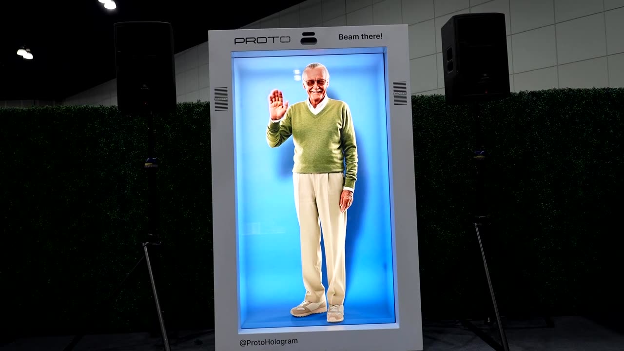 Stan Lee appears at LA Comic Con via AI hologram