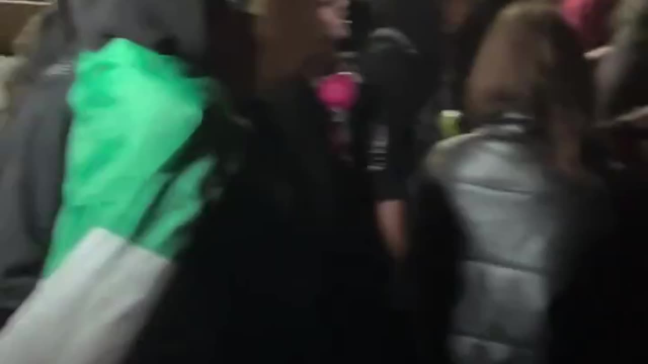 Anti-ICE Protesters Immediately Changed Targets Once They Saw an Israeli Flag