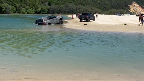 Beached 4WD Vehicle Recovery