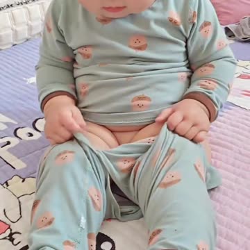 Funny video of a child reading pants alone video 2025 skc.com 73