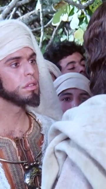 Cosa devo fare per avere la vita eterna?Non puoi servire due padroni Dio e il denaro.Gesù disse al ricco di vendere tutti i suoi beni e di darli ai poveri per poter seguire Dio perchè NESSUNO può seguire sia Dio che la ricchezza.