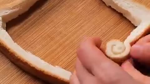 How to make creamy bre ad rolls recipe