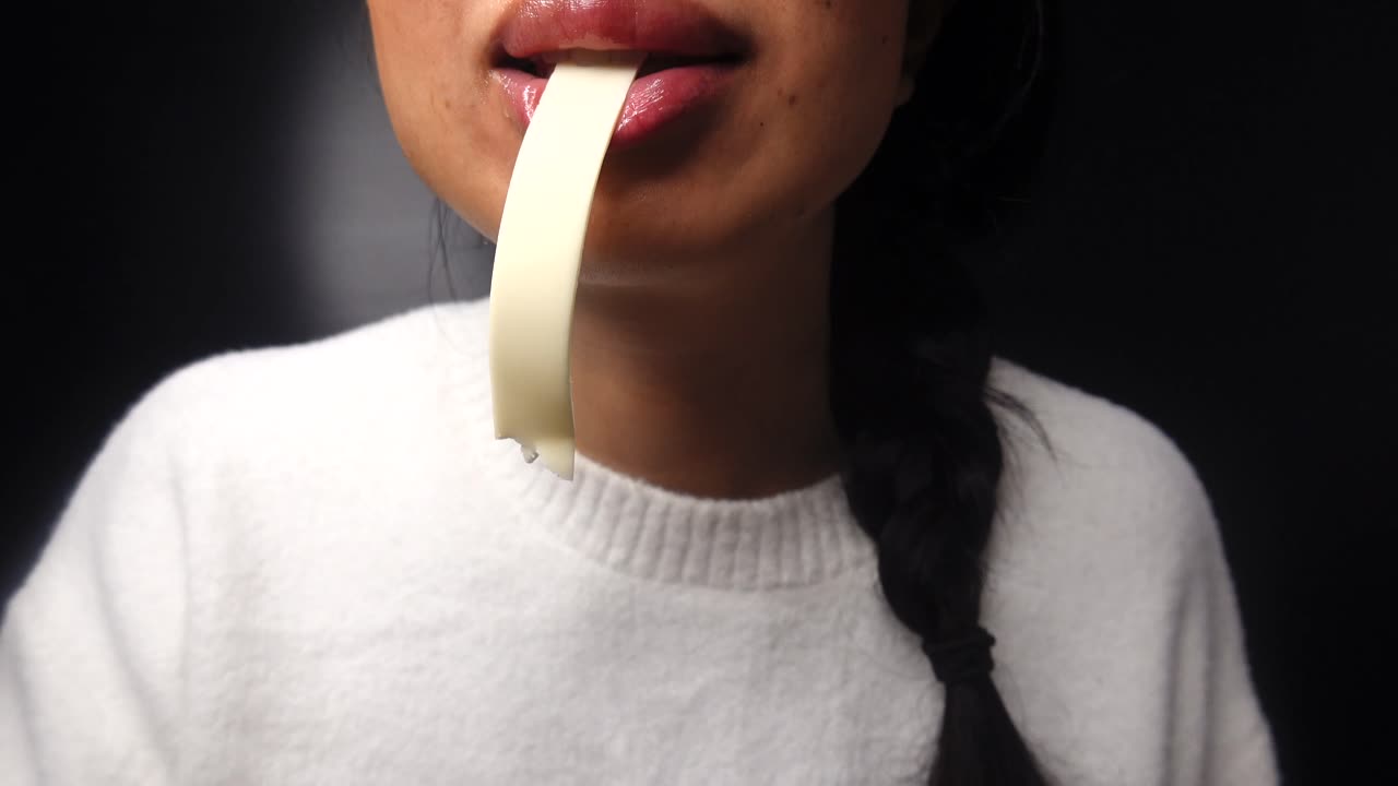 ASMR FOGGING WITH GUM