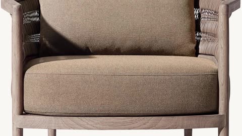 🏡Small patio, big warmth. 🌞