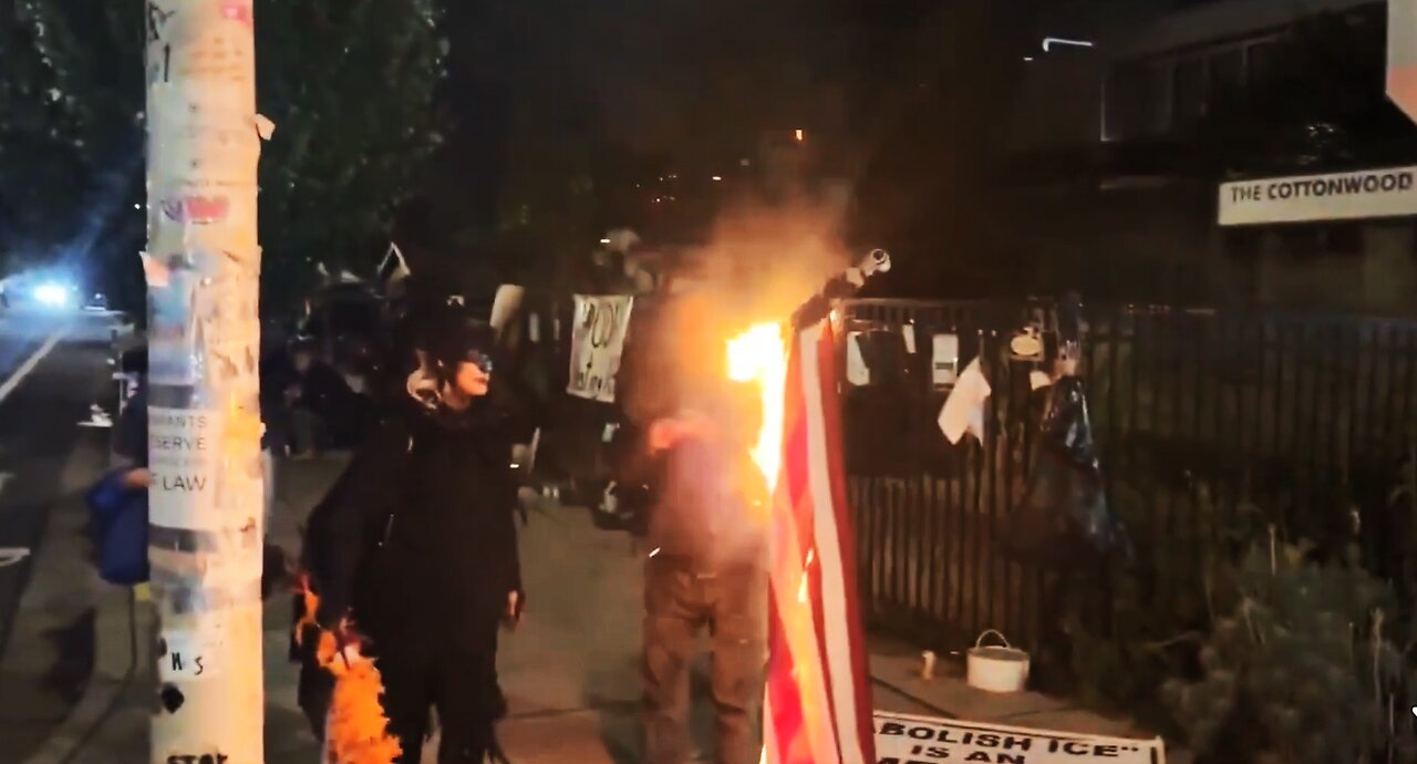 Policía de Portland detiene al periodista Nick Sortor