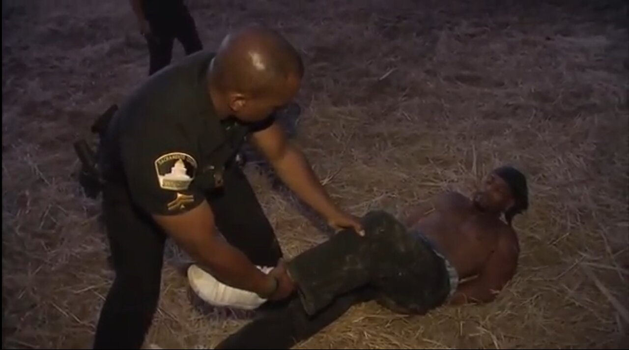 🚨 10 Wild Foot Chases: When Suspects Attempt to Flee | Cops TV Show