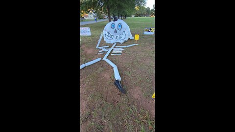 Halloween Hay, Skeleton