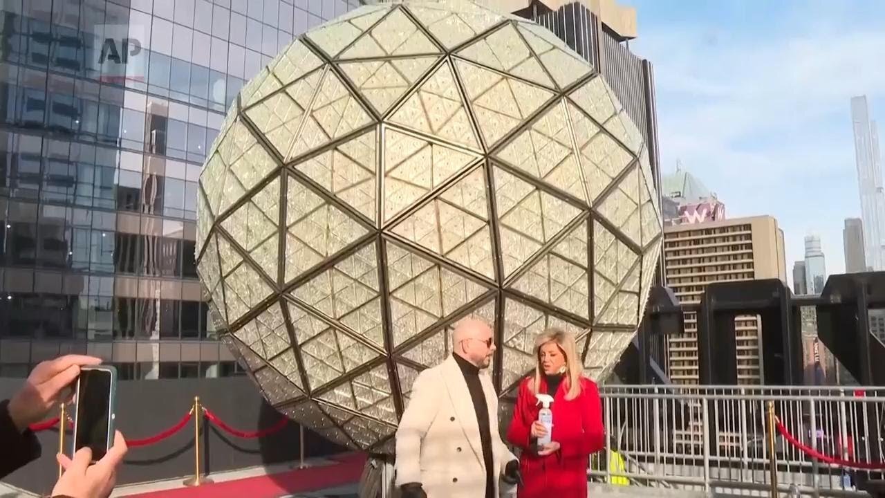 Rapper Pitbull helps unveil the Times Square New Year's Eve ball