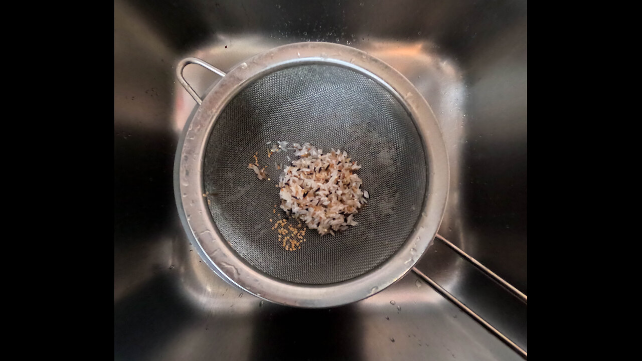 STOP Before You Cook! How to Properly Wash Your Grains For Cooking🧼🍚 Rice, Bulgur, Quinoa, Couscous