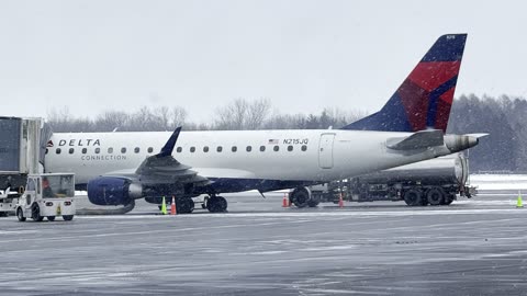 Plane Spotting incoming snow storm