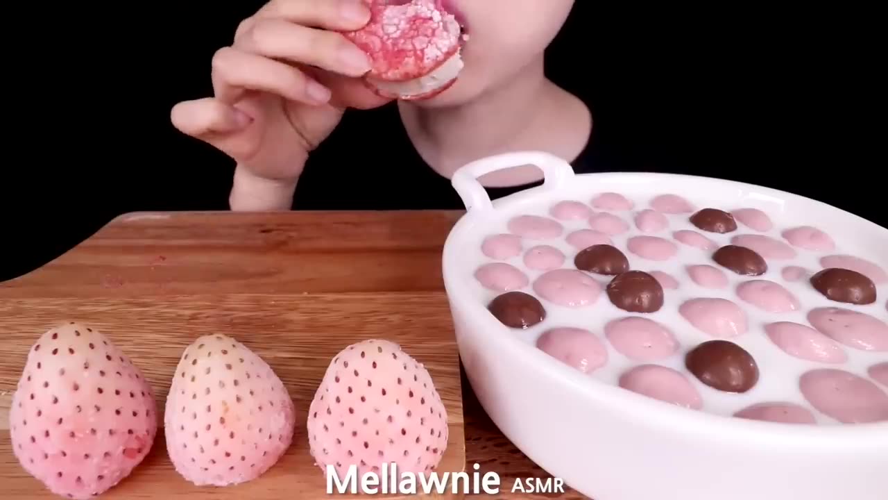 ASMR MUKBANG｜PINK ICE CREAM, MAGNUM, CHOCOLATE, MALTESERS, FROZEN FRUITS \ EATING SOUNDS