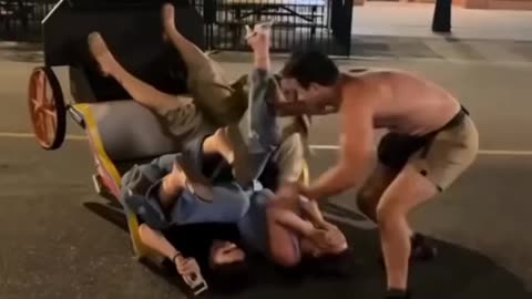 Contrata el taxi humano decían, te divertirás decían