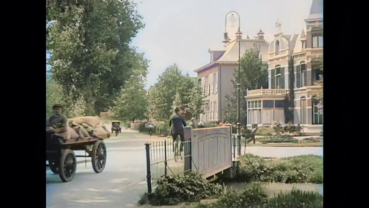 Apeldoorn’s Veluwe Gem: 1920 in Vivid Hues!