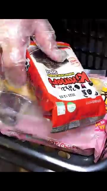 All Toppings Paid?! Best Automated Ramen Store in Thailand 🍜🤖 #shorts