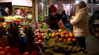 Orban's giveaways still not turning election tide in Hungary