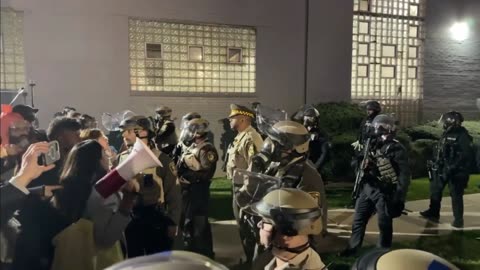 Insurrection at the Broadview ICE facility and all I can I think is that I hope someone