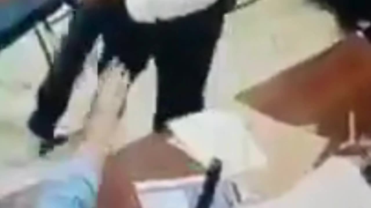 💥 Sitapur Headmaster Attacks BSA in Shocking Office Brawl!