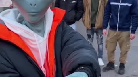 German Alien in Duisburg NRW - 2 😂 Sora2