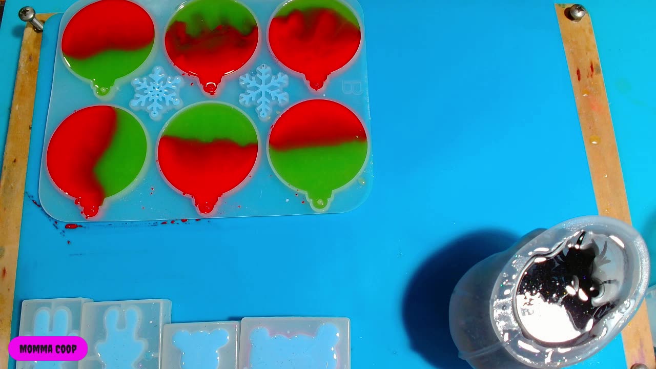 Momma Coop's Got The Pour