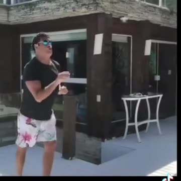 Segio Malandro extravasando